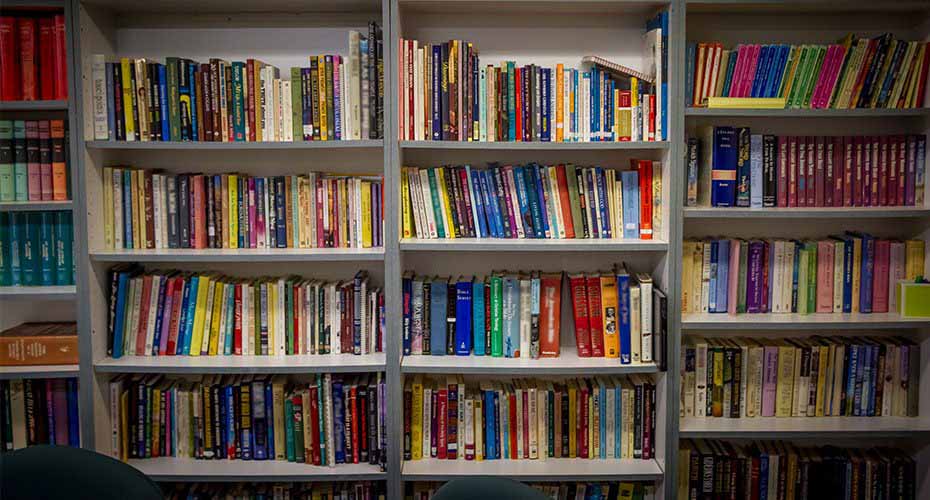 careers school librarian 930x500 1 1